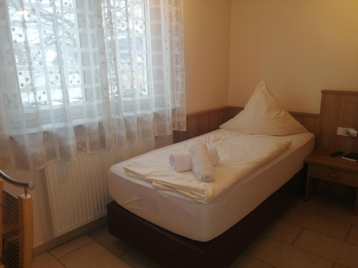 Hotel-Restaurant Zum Baeumle Süßen Extérieur photo