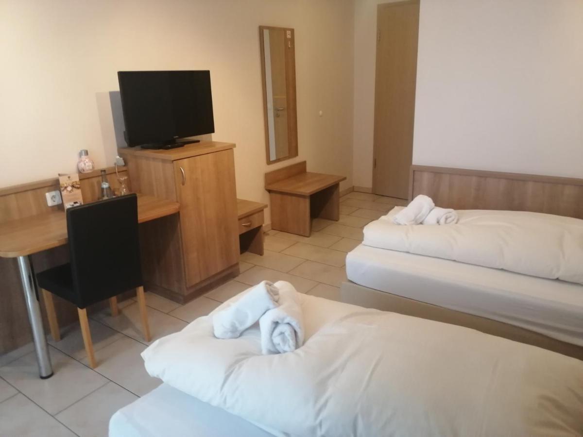 Hotel-Restaurant Zum Baeumle Süßen Extérieur photo